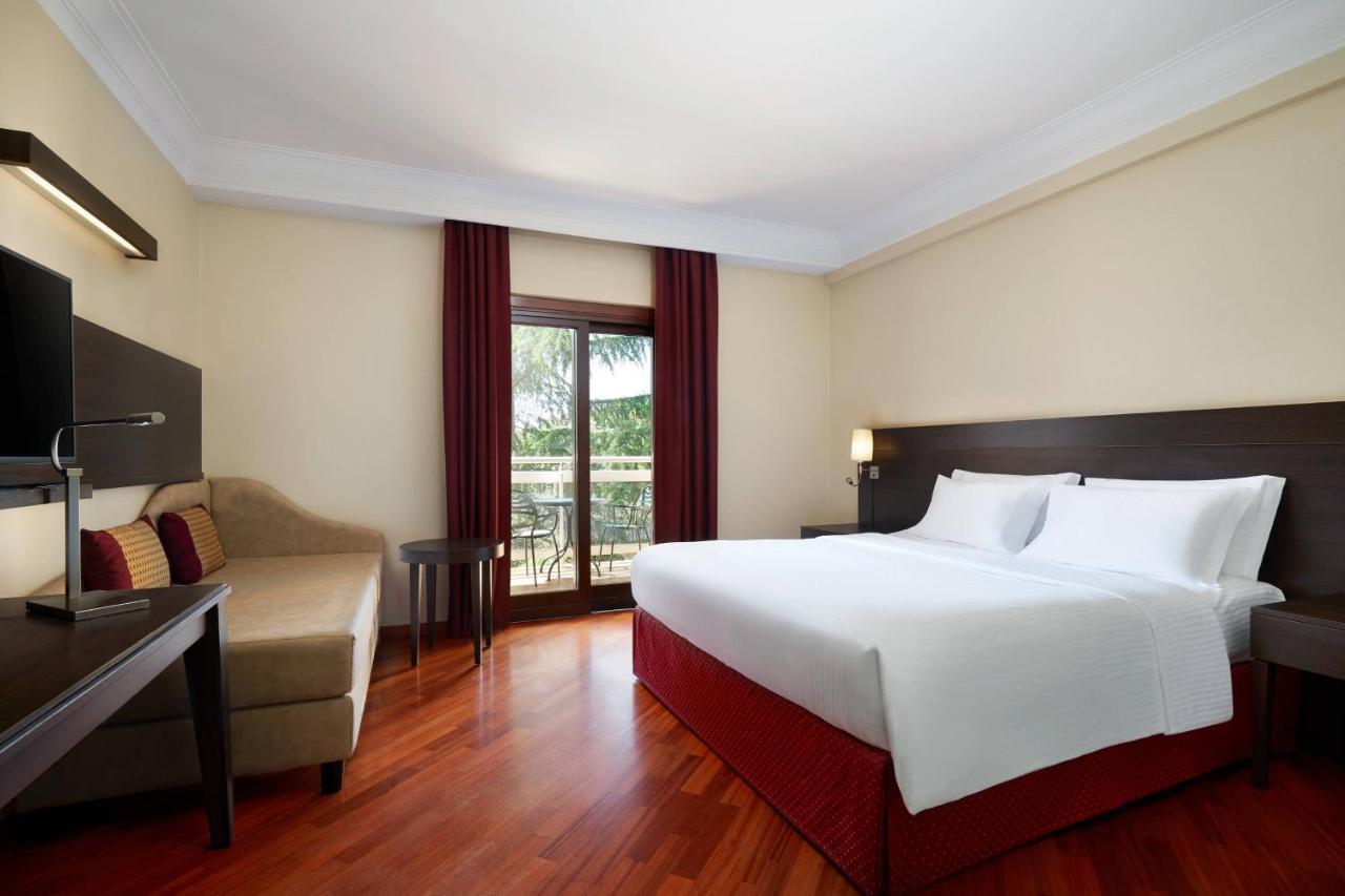 Courtyard By Marriott Rome Central Park Екстериор снимка