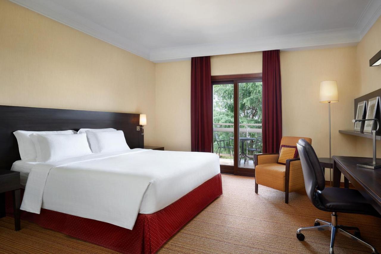 Courtyard By Marriott Rome Central Park Екстериор снимка