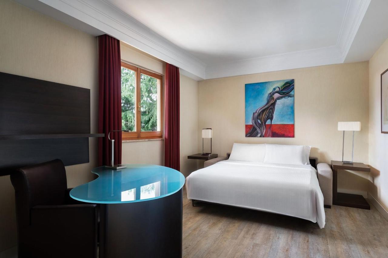 Courtyard By Marriott Rome Central Park Екстериор снимка