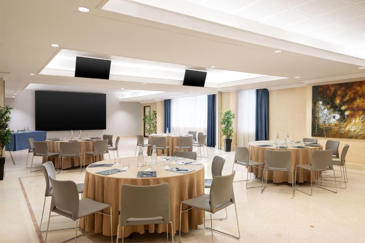 Courtyard By Marriott Rome Central Park Екстериор снимка