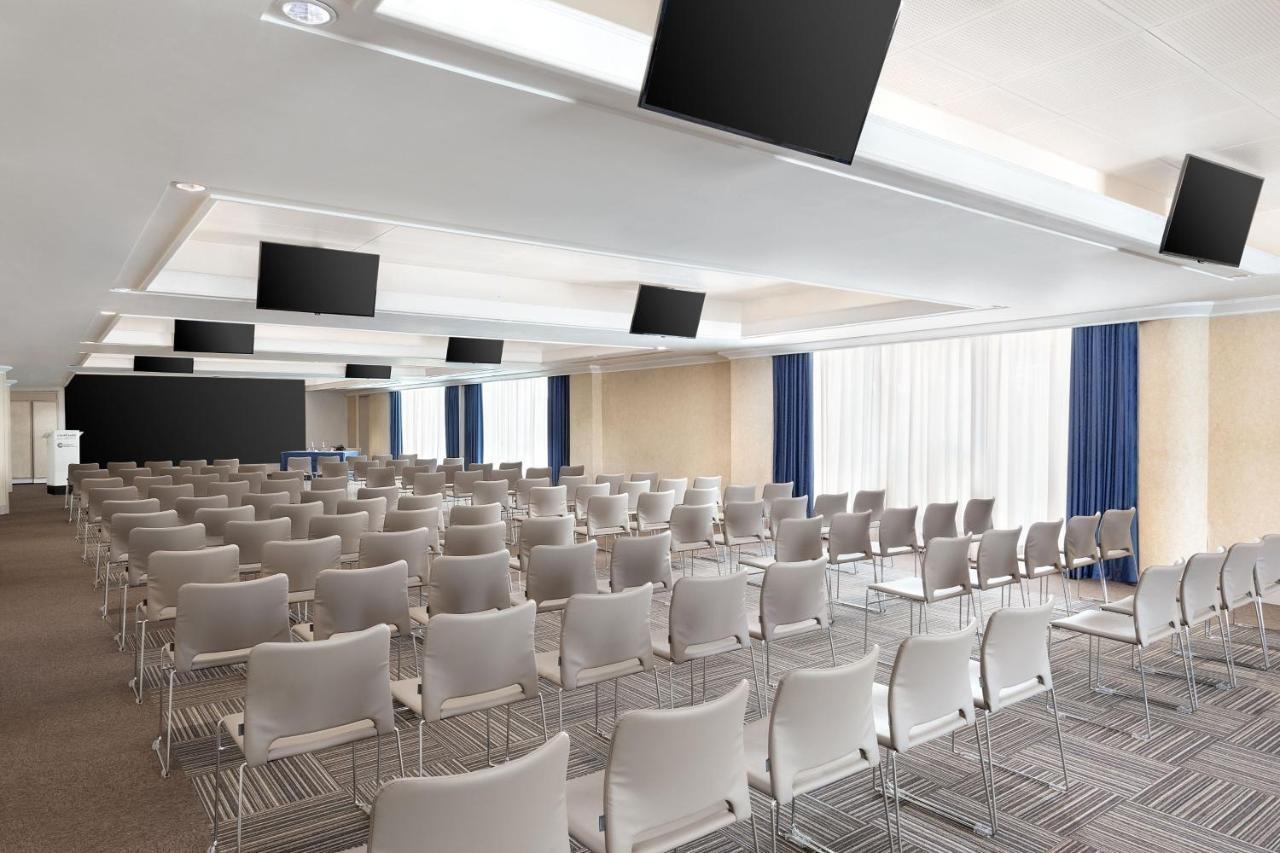 Courtyard By Marriott Rome Central Park Екстериор снимка