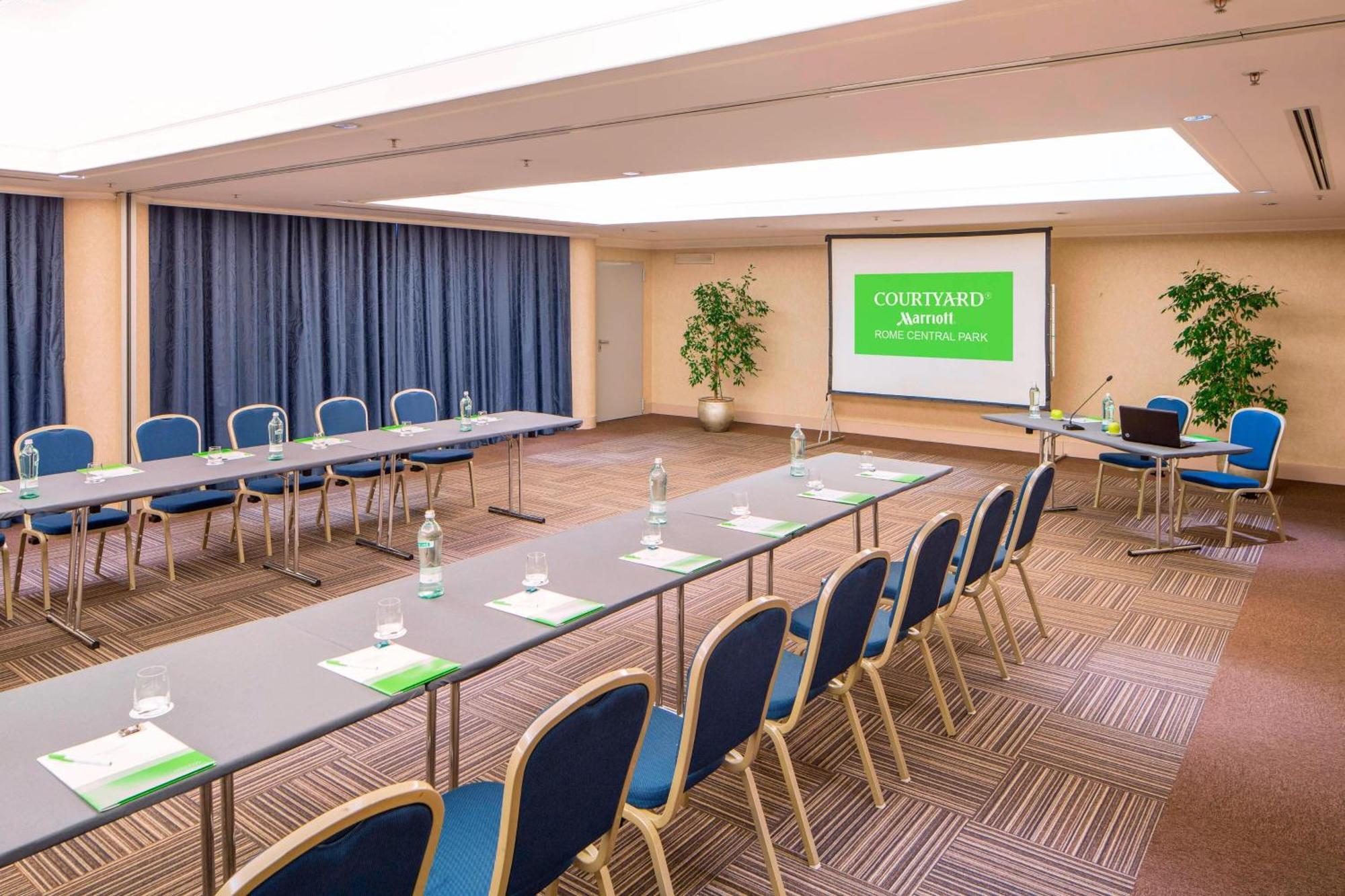 Courtyard By Marriott Rome Central Park Екстериор снимка