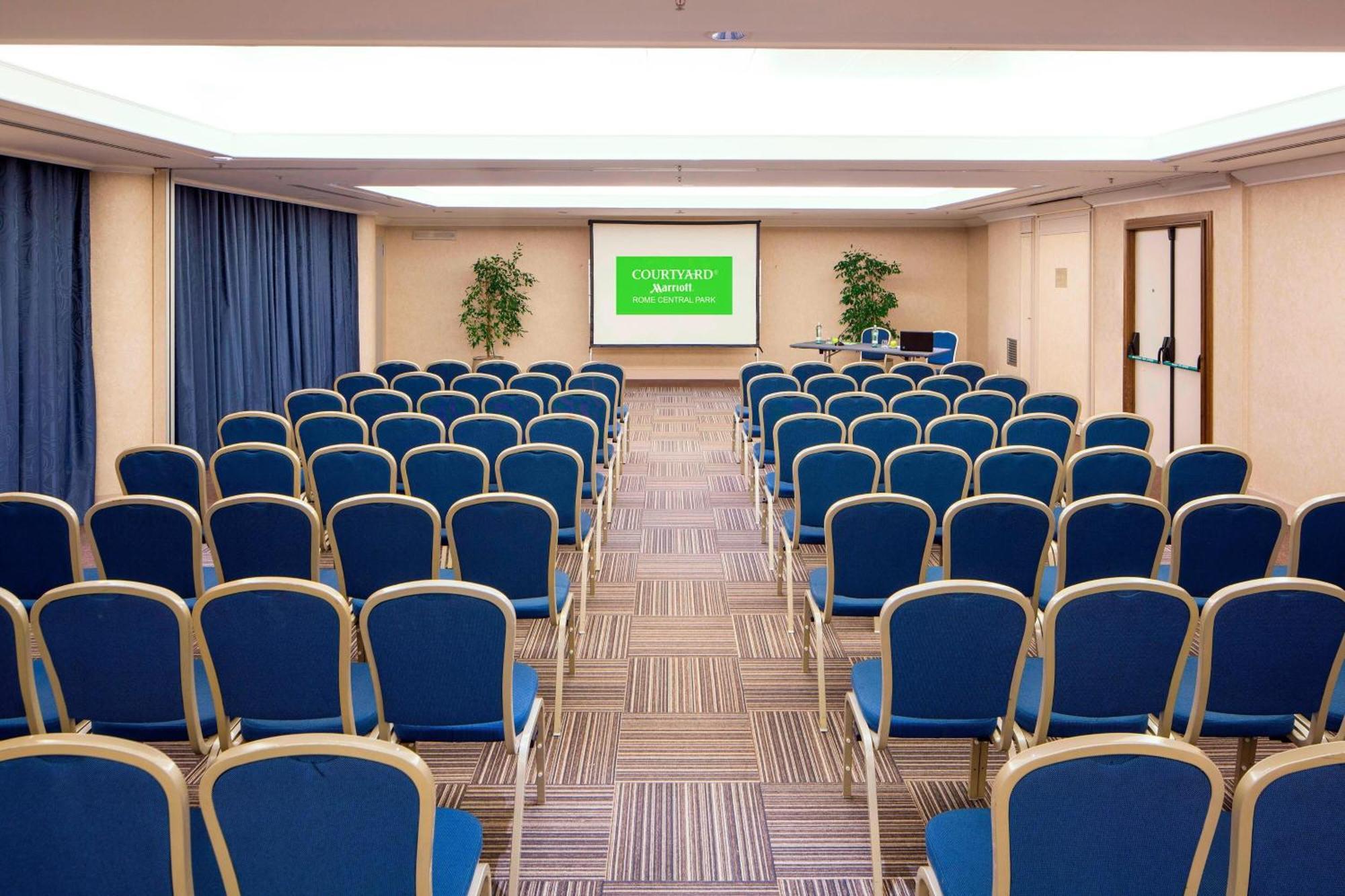 Courtyard By Marriott Rome Central Park Екстериор снимка
