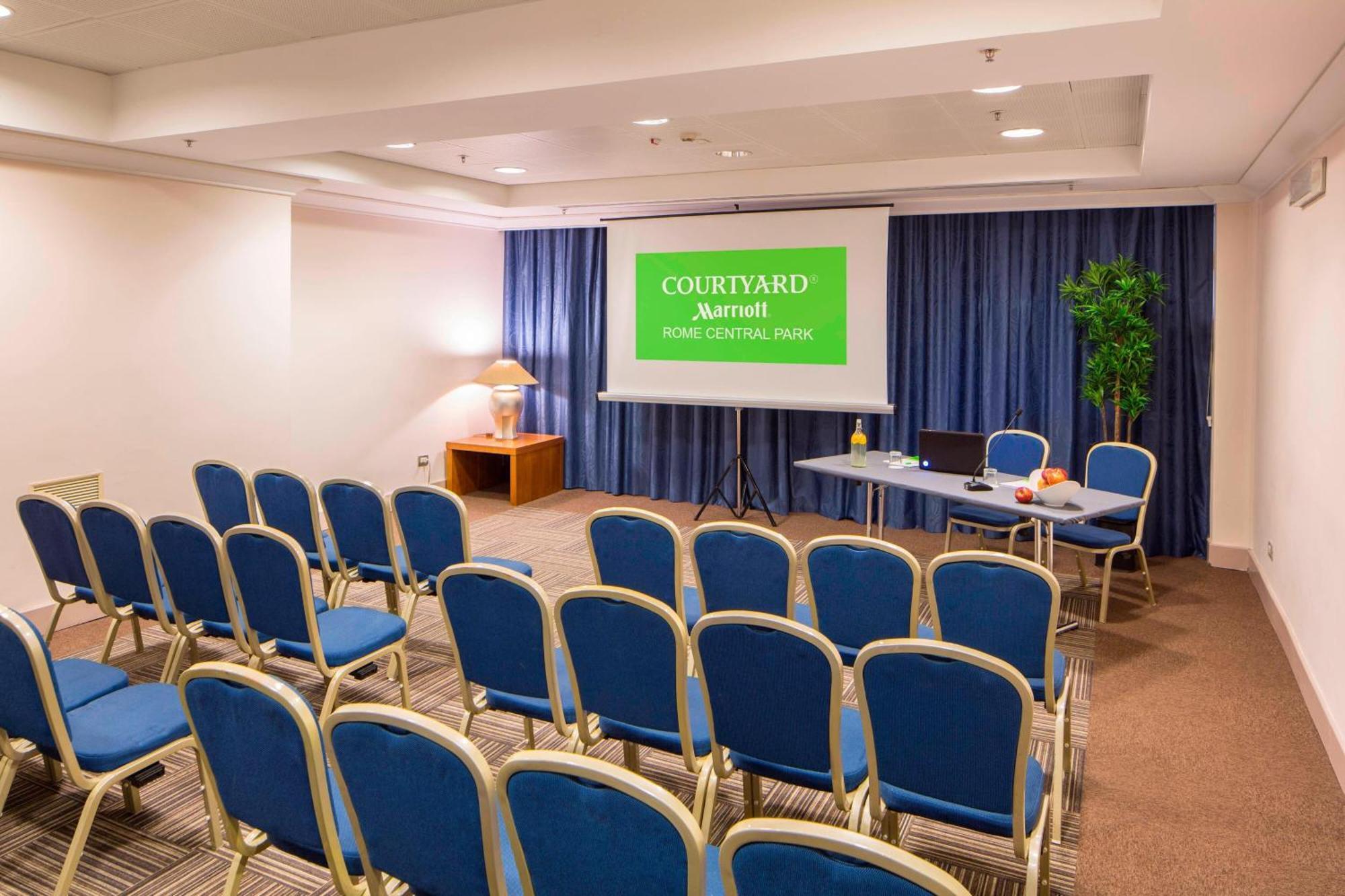 Courtyard By Marriott Rome Central Park Екстериор снимка