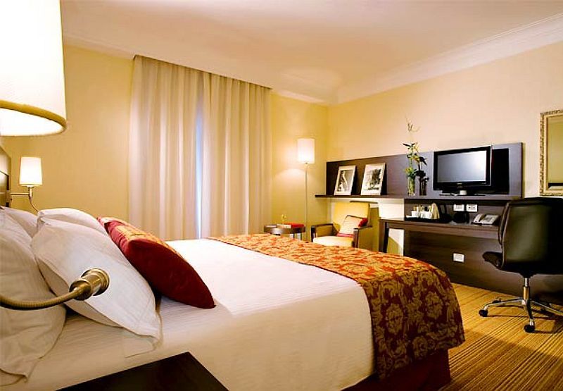 Courtyard By Marriott Rome Central Park Стая снимка